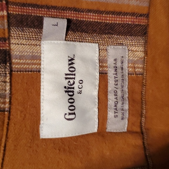Goodfellow button down - Picture 2 of 6